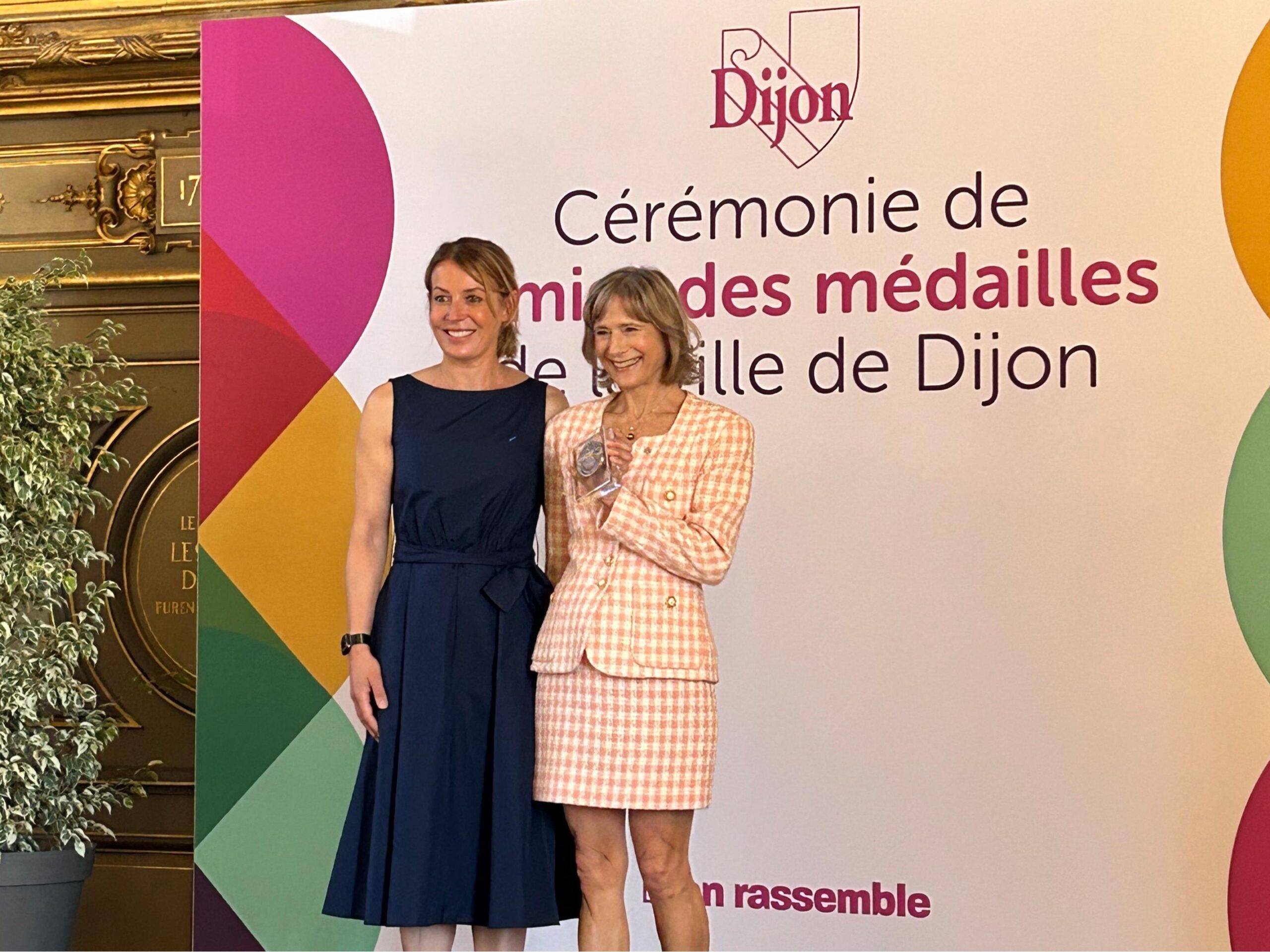 Carmen Garrido honorée par la Croix de l’Ordre national du Mérite
