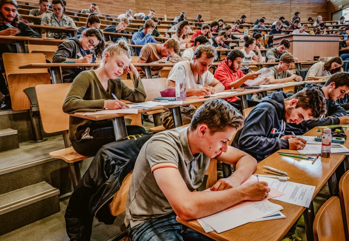 Cours ouverts 2026 : l’UBE invite les lycéens à vivre l’université de l’intérieur