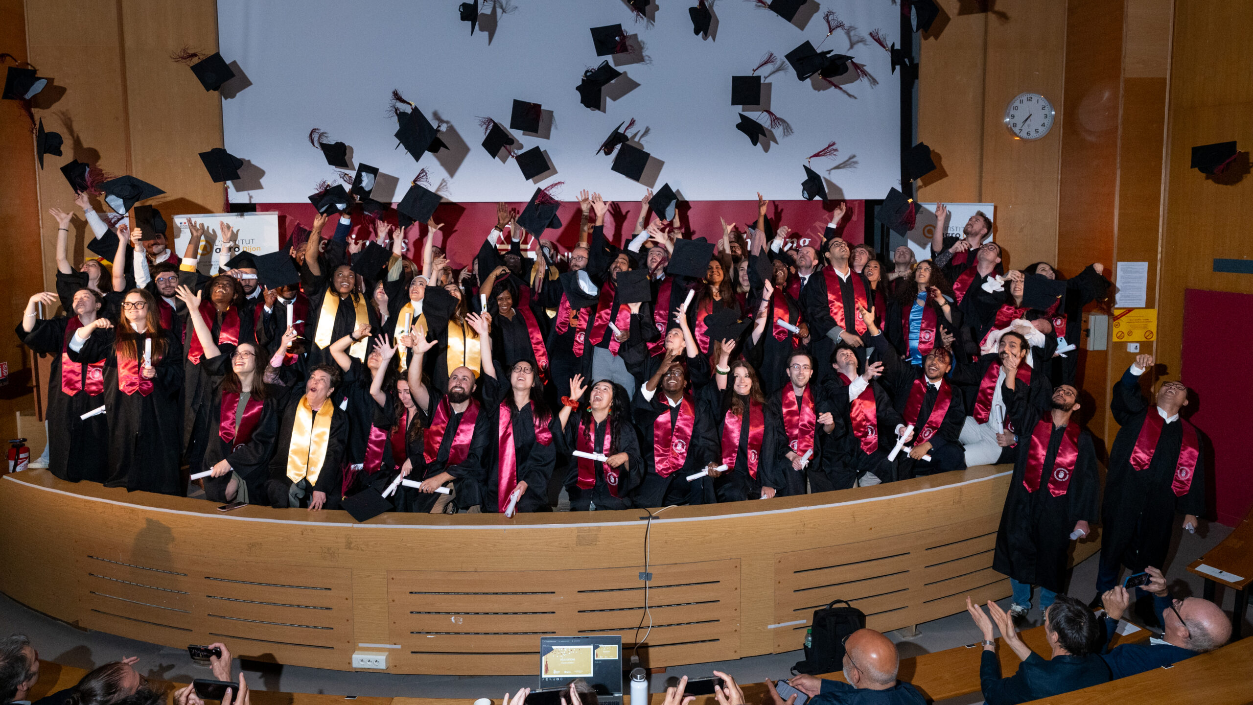 L’Université Bourgogne Europe célèbre ses nouveaux docteurs lors de la cérémonie de remise des diplômes.